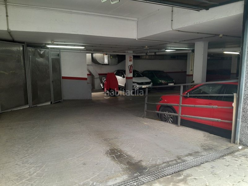 Foto f1dfbce0-e74f-4032-b033-d0c2886771cc. Posto auto in Centre Ripollet