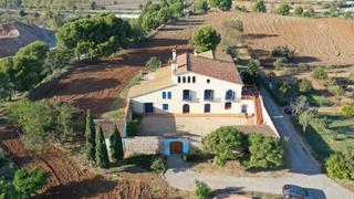 Rent Country house in Centre-Eixample-Can Llobet