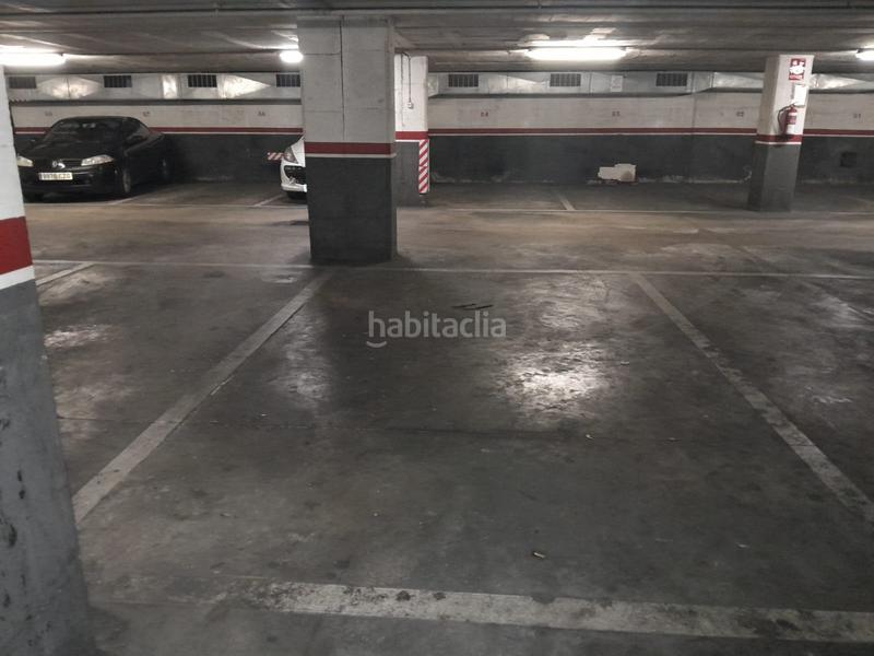 Foto ce29303f-c083-4f21-83a3-3ab1cb848eb9. Parking coche en Centre Ripollet