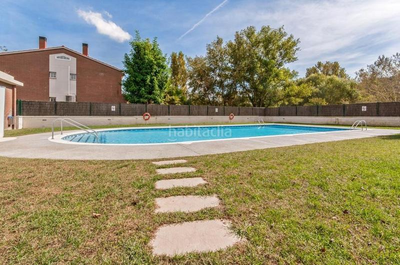 Foto 1bb203ed-8192-4d00-ac2c-b46edecabbec. Rent duplex with heating pool in Canaletes - Turonet Cerdanyola del Vallès