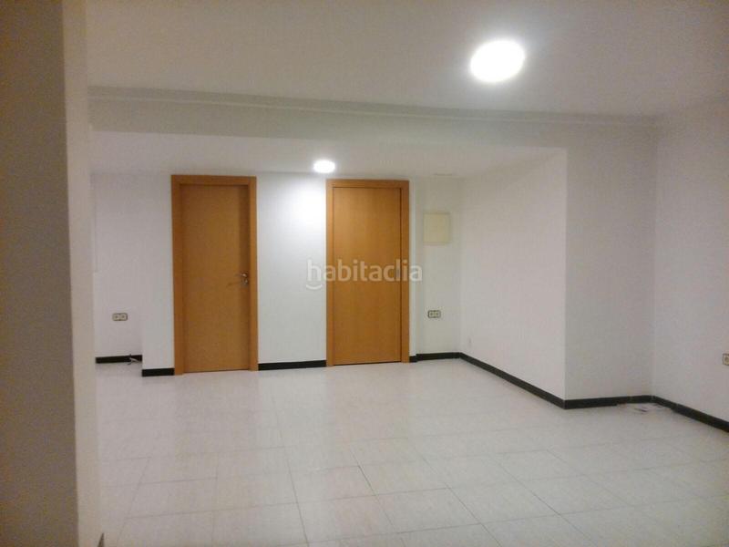 Foto 27ac4bac-2691-4a0c-beb1-c3da6dbaf55e. Rent business premise in Montcada Centre - La Ribera Montcada i Reixac