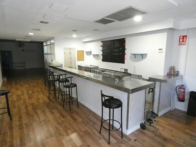 Foto b0b2189b-350d-4cba-a2f1-2381caa26531. Location local commercial dans Casc Antic Ripollet