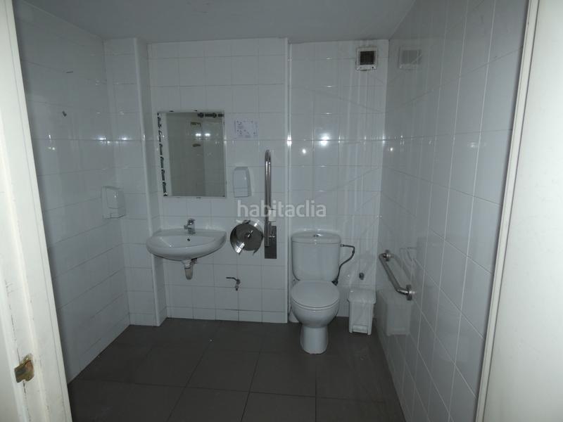 Foto fe4a9732-8061-4d83-b124-2614321e7ac0. Location local commercial dans Montflorit Cerdanyola del Vallès