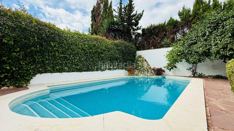 Foto 1be68b3f-7994-4656-825c-2b3a24f96c6d. Chalet mit pool in Los Monteros Marbella