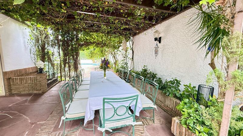 Foto 3af3b484-7c5d-40cb-8f64-018a495b7852. Chalet with pool in Los Monteros Marbella