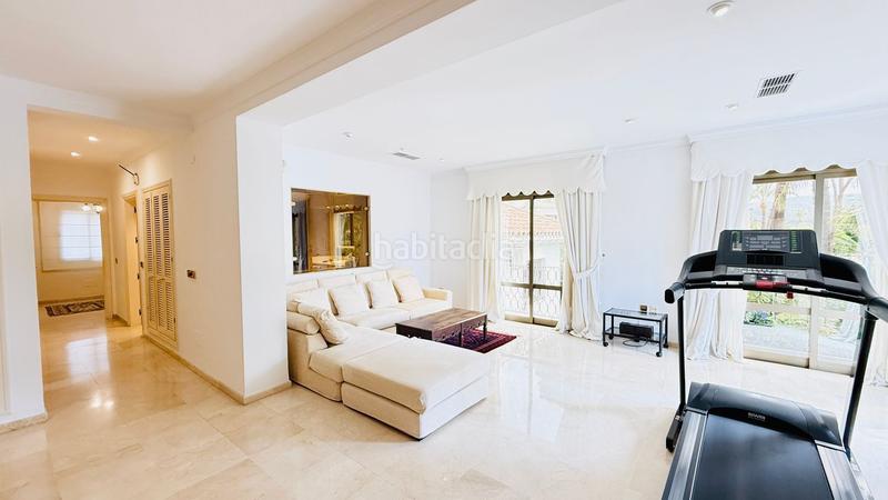 Foto 8534278c-fde5-4722-8153-d1bd59bdc5f0. Chalet avec piscine dans Los Monteros Marbella