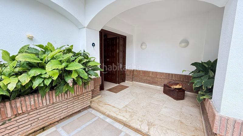 Foto d5c62a18-be75-43ad-a96f-5b2110a917e4. Chalet avec piscine dans Los Monteros Marbella
