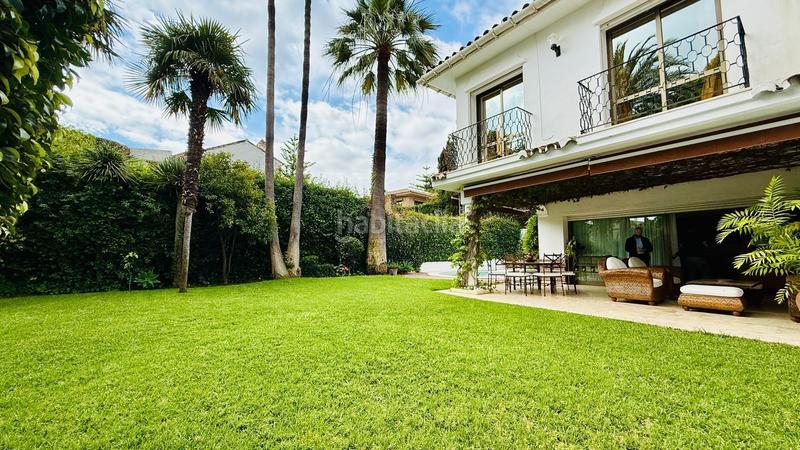 Foto 33a37c6d-8110-41ca-8a18-226c5338d09a. Chalet con piscina in Los Monteros Marbella