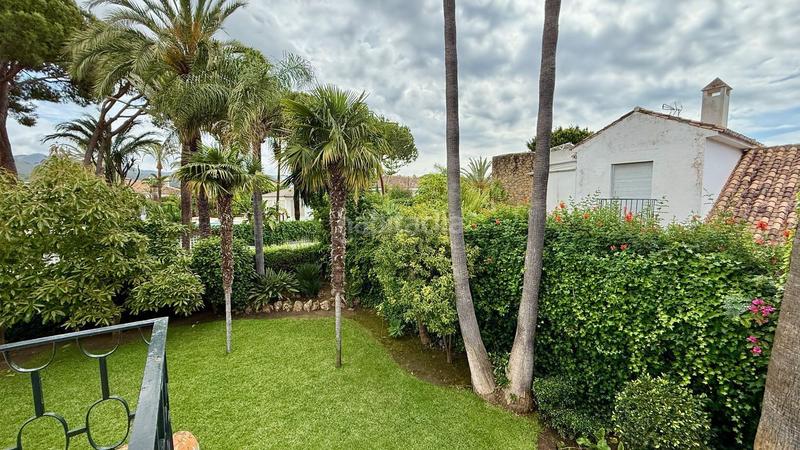 Foto 9482bef3-7d02-4393-91de-45a497c7ee89. Chalet con piscina in Los Monteros Marbella