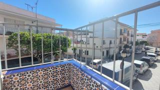 Apartment  Calle francisco merino. Amplio apartamento de 3 dormitorios con terraza en fuengirola