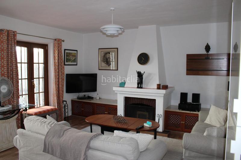 Foto 4c0ab621-463f-45a0-878c-4aea0485eac4. Casa adossada amb aparcament a Centro ciudad Fuengirola