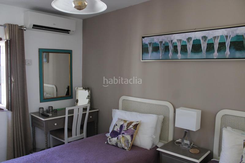 Foto cd3f9240-12b4-4a07-9c64-56b73a3c18f0. Casa adossada amb aparcament a Centro ciudad Fuengirola