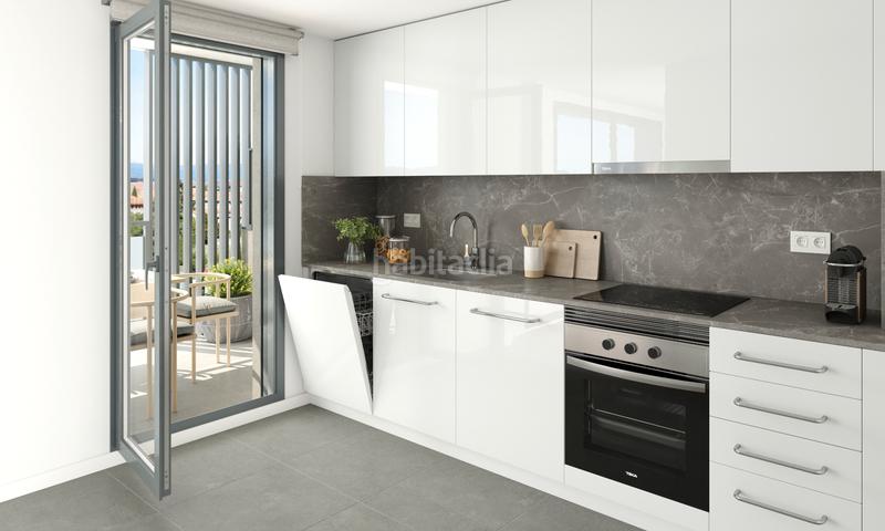 Foto fc7d7672-2acb-4e9b-b86d-732d617f5d52. Pis 92m<sup>2</sup> amb calefacció aparcament piscina a Llevant Viladecans