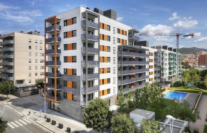 Foto f93f24be-6510-4a66-bb9a-5e0198cbd677. Rent motorcycle parking in carrer de josep gaspà 13 in Sant Feliu de Llobregat