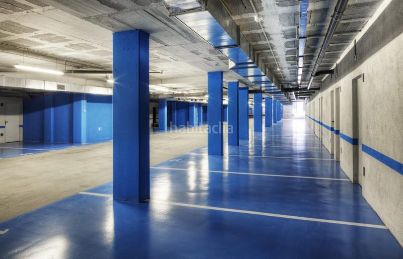 Foto ff75c215-4d07-495b-812e-331222ecaf8d. Rent motorcycle parking in carrer de josep gaspà 13 in Sant Feliu de Llobregat