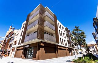 Local Comercial a Plaça de la Vila 4