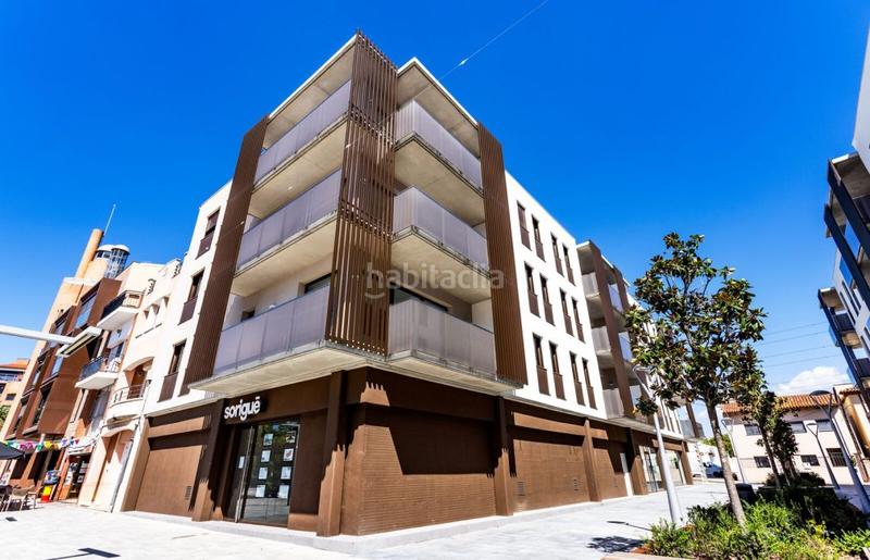 Foto bc797f32-e3d2-4508-b20b-2a2207b59d58. Local comercial a plaça de la vila 4 a Santa Perpètua de Mogoda