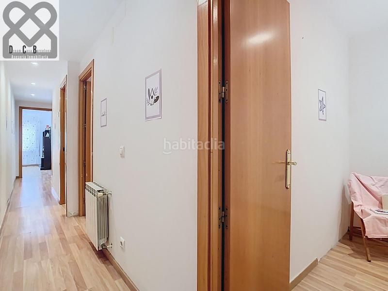 Foto 187e8c54-a2da-4630-963c-11270f887f61. Etagenwohnung mit heizung in La Teixonera Barcelona