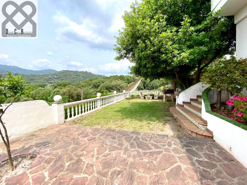 Foto 15128ace-7ea6-411e-a974-c47a5df02693. Casa amb calefacció aparcament piscina a Caldes de Montbui