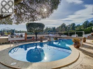 Casa a Sant Quirze Parc-Vallsuau-Castellet. Impresionante casa con vistas panorámicas y jardín exclusivo en