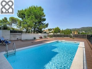 Flat  Avenida avinguda can montmany. Piso impecable con terraza, piscina, párking y trastero junto a