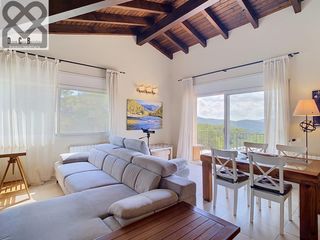 Haus in Corbera de Llobregat. Espectacular casa con dos viviendas independientes y vistas al b