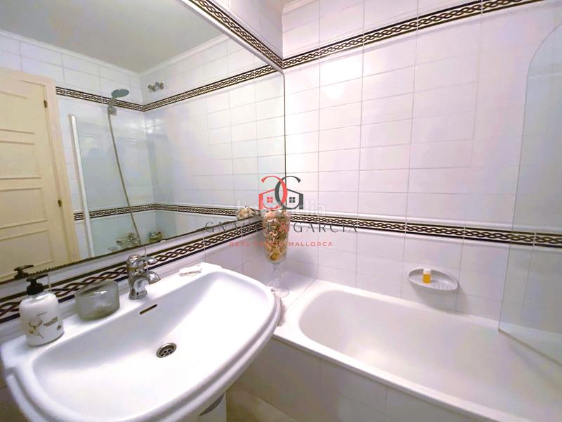 Foto 3acde096-bd0b-43aa-aa30-1d2c922f7aef. Planta baja apartamento con gran terraza en bendinat, en Calvià