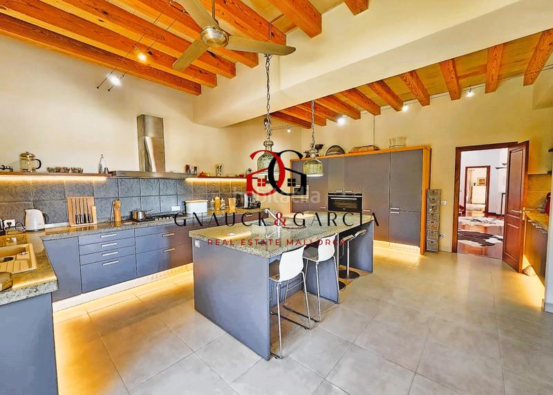 Foto eb5fa29a-9d9e-42c7-bf35-51bcb39f1272. Chalet finca con gran piscina, cerca en venta en Santanyí