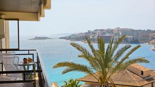 Apartment  Carrer de miquel rosselló i alemany. Apartamento reformado cerca de la playa con vistas al mar en ven
