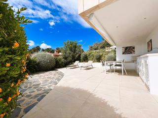 Ground floor  Carrer de l'olivera. Lujoso apartamento en planta baja con gran terraza para tomar el