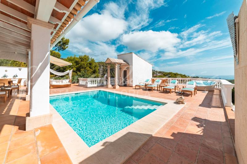 Foto af75aef6-6602-4800-b721-61f06e973fb4. Chalet avec cheminée chauffage parking piscine dans Calvià