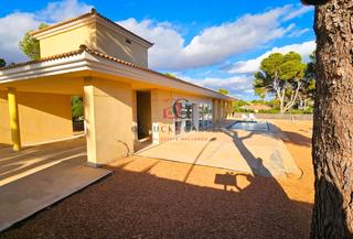 Chalet  Carrer penyes. Villa de nueva construcción con gran piscina, en cala pi
