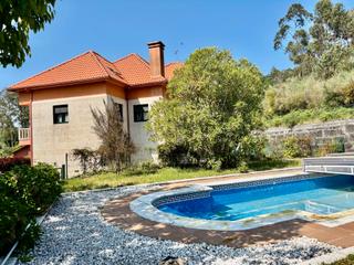 Xalet a Gondomar. Chalet en vincios: un oasis de paz a un paso de vigo