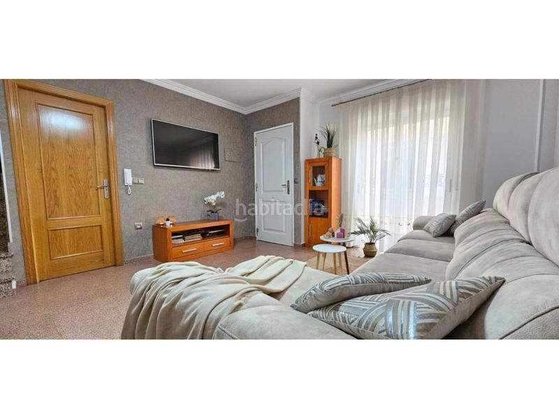Foto 64cc1cdc-0273-4f26-963c-feff03155954. Semi detached house in calle marchante 23 in Jumilla
