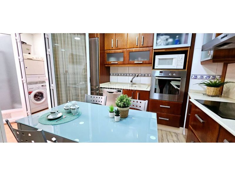 Foto c29860f7-5d87-4d26-8910-25938b68fc55. Semi detached house in calle marchante 23 in Jumilla