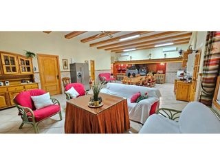Chalet in Jumilla. Exclusiva villa de lujo con finca privada a pocos minutos de jum
