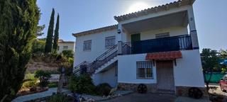 Casa a Estremera. Chalet con piscina y vistas a 45 min de madrid