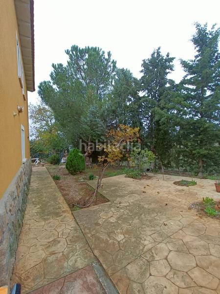Foto 19e2990a-991f-4e01-8dfc-979cd98ed5e0. Casa  con parcela, piscina y negocio funcionando en Estremera