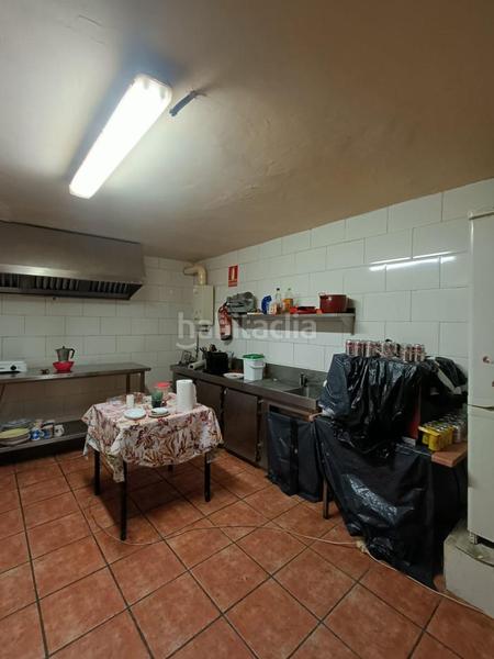 Foto 48c8472b-730b-41d0-a5ec-3ee6e267160a. Casa  con parcela, piscina y negocio funcionando en Estremera