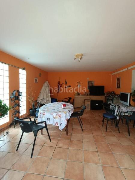 Foto a13b1749-89c1-4a34-a869-3447f3d92cec. Casa  con parcela, piscina y negocio funcionando en Estremera