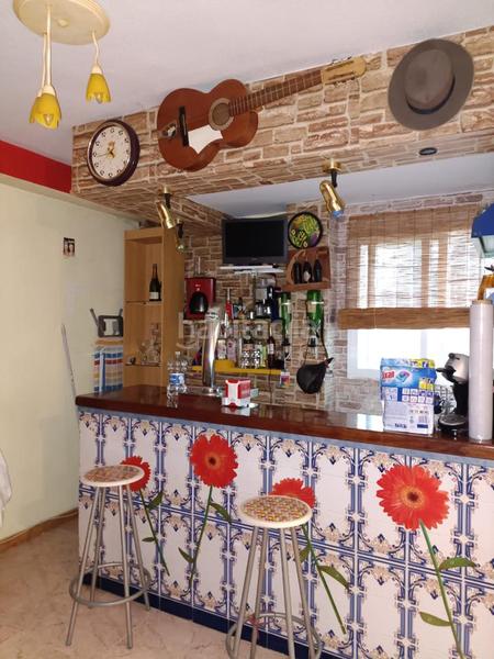 Foto e43b1a6f-96db-40c8-a673-5a9710dbccb3. Casa  con parcela, piscina y negocio funcionando en Estremera