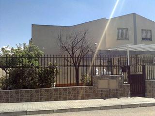 Casa  De la rosaleda. Encantadora vivienda unifamiliar con jardn en fuente duea de t