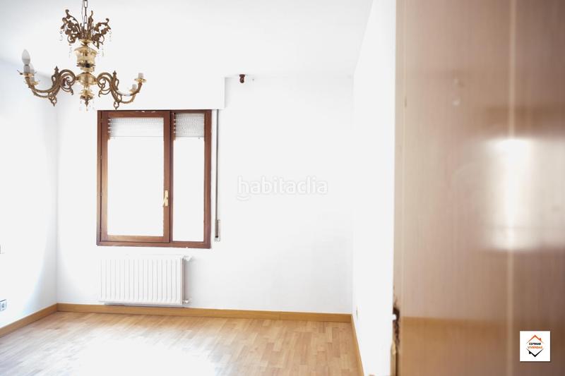 Foto e660b4b5-d9ae-42cf-8694-41cf0428c84d. Apartamento piso julio garcia condoy 22 en Parque de los Cineastas Zaragoza