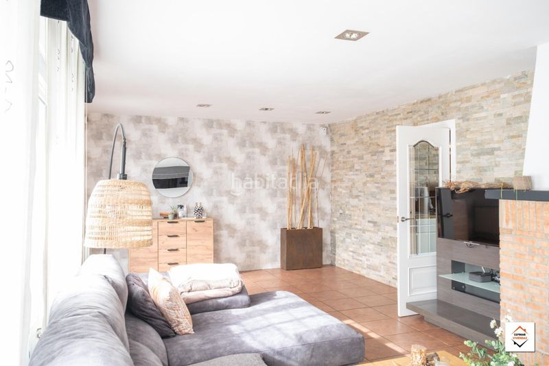 Foto ad4b8a52-d71c-440c-8e5c-fc61d12c0348. Casa adossada amb aparcament a Casetas-Villarrapa Zaragoza