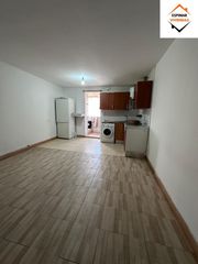 Flat in San Pablo. Piso de 2 habitaciones con balcón en san pablo  ideal para inver
