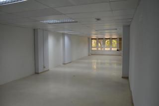 Office space in Avenida de cesáreo alierta 23. Oficina en venta en edificio de los arcos, centro de zaragoza