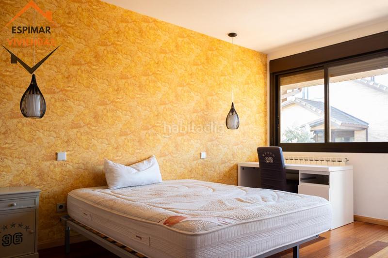 Foto c23fc98d-8828-42a3-921c-94b41d17535b. Xalet amb aparcament piscina a Villanueva de Gállego