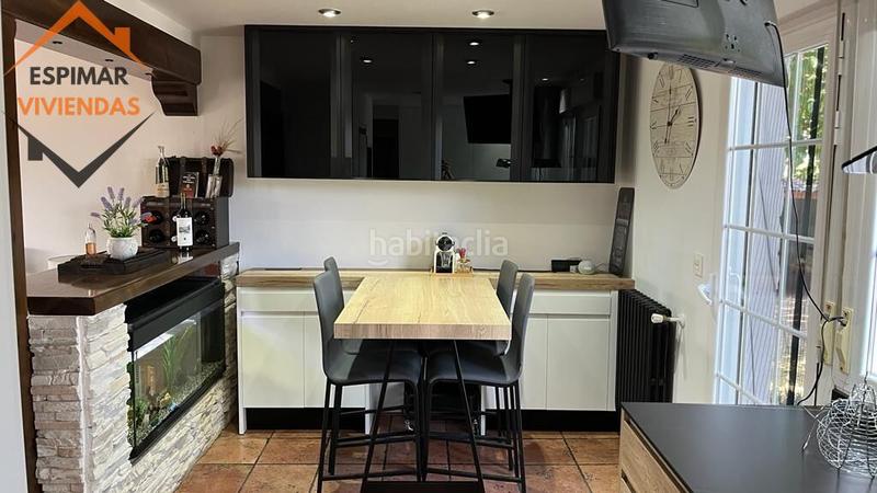 Foto 1f84b2f1-fbc0-46d5-8dd0-5c13665ab943. Casa bifamiliare con riscaldamento parcheggio piscina in Zaragoza