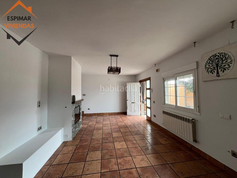 Foto 747d6c6a-dc90-44c1-be92-37b78f5ebc55. Casa bifamiliare con riscaldamento parcheggio piscina in Zaragoza