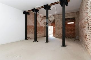 Business premise in Ciudad de barcelona 178. Local comercial en retiropacífico